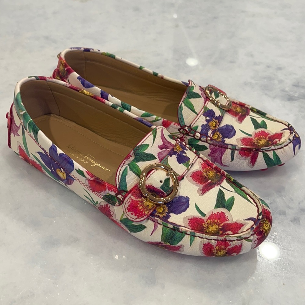 Salvatore ferragamo size 6 1/2